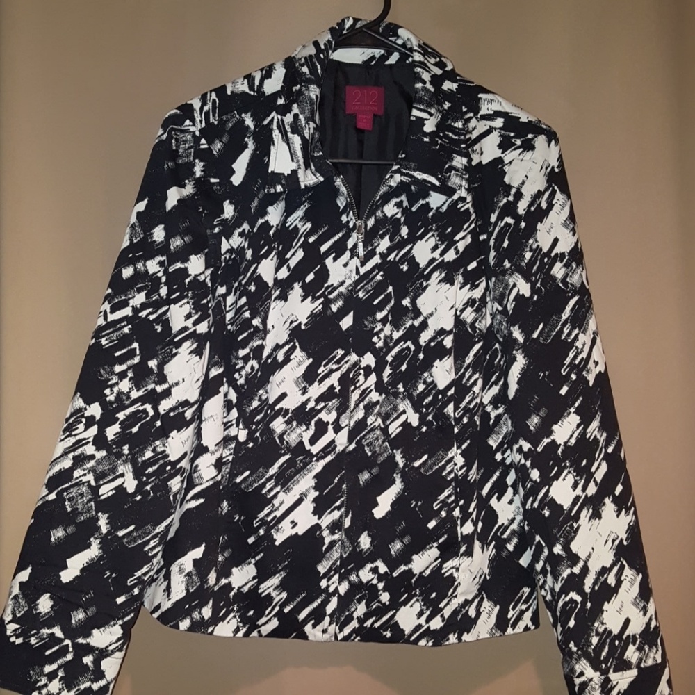 ❤ 🛍 4/$20- 212 Collection Jacket - Picture 1 of 3